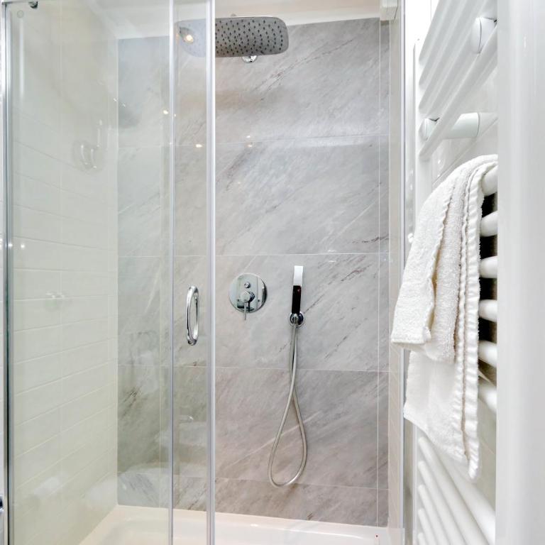 Domus Monamì Luxury Suites - Camera Tripla Luxury - 6