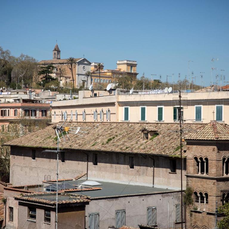 Top Floor Trastevere - Camera Matrimoniale con Balcone - 23