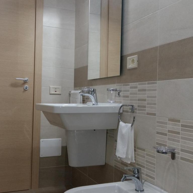 Avola Holidays - Appartamento con 2 Camere da Letto - 9