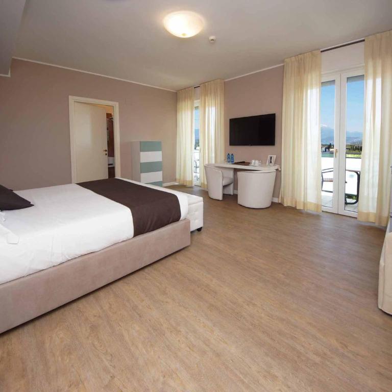 Hotel Clarin 14 by Dori - Camera Quadrupla Superior - 10