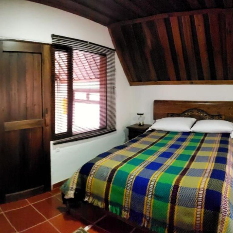 Hotel Cabañas El Rincón de las Campanas - Habitación Familiar con vistas al jardín - 6