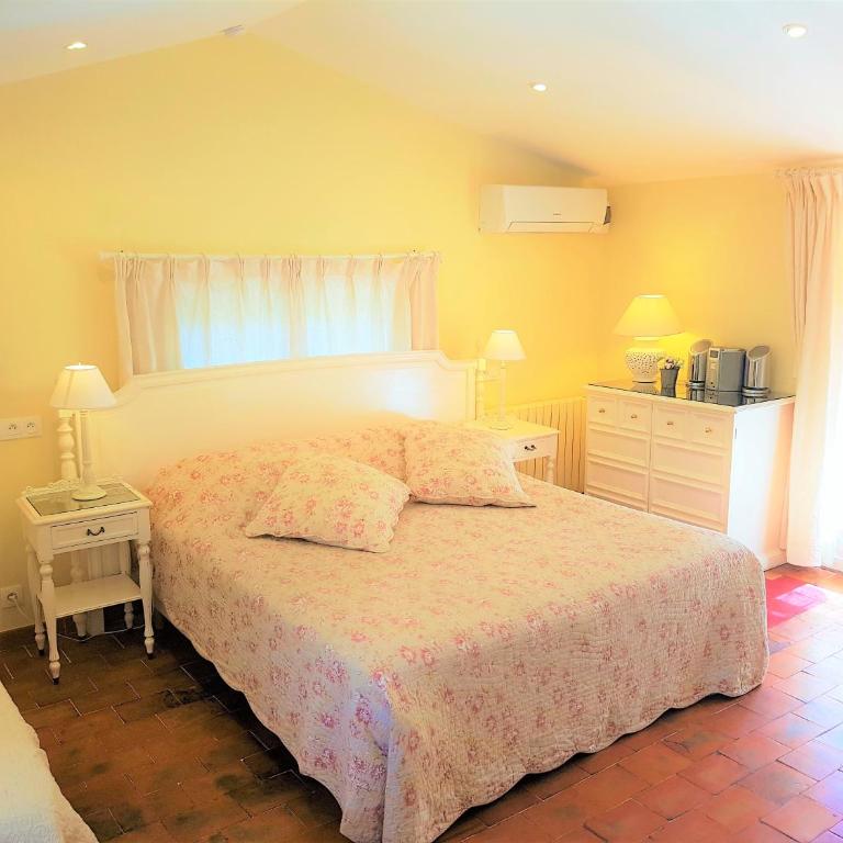 B&B with charm, quiet, kitchen, sw pool. - Chambre Double ou Lits Jumeaux avec Balcon - 5
