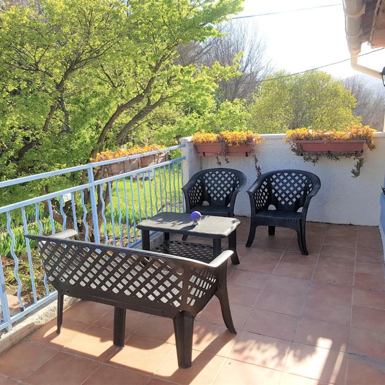 B&B with charm, quiet, kitchen, sw pool. - Chambre Triple avec Baignoire - 2