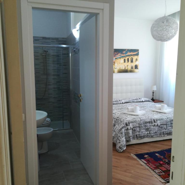 A casa di Luca - Camera Matrimoniale Deluxe con Bagno Privato - 28