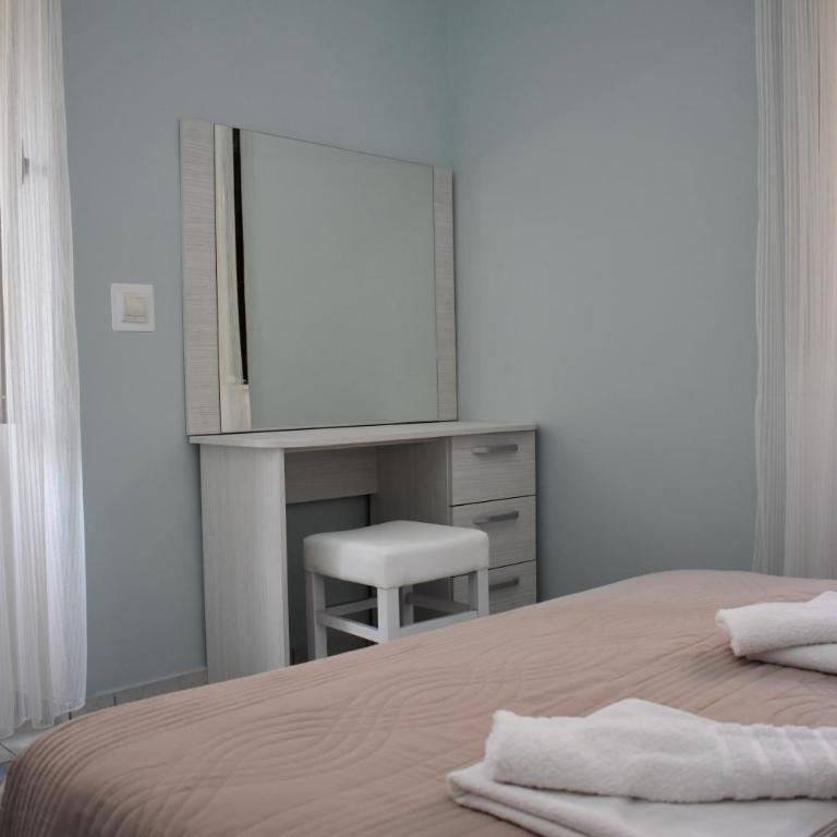 Lanterna Apartments - One-Bedroom Apartment - 32