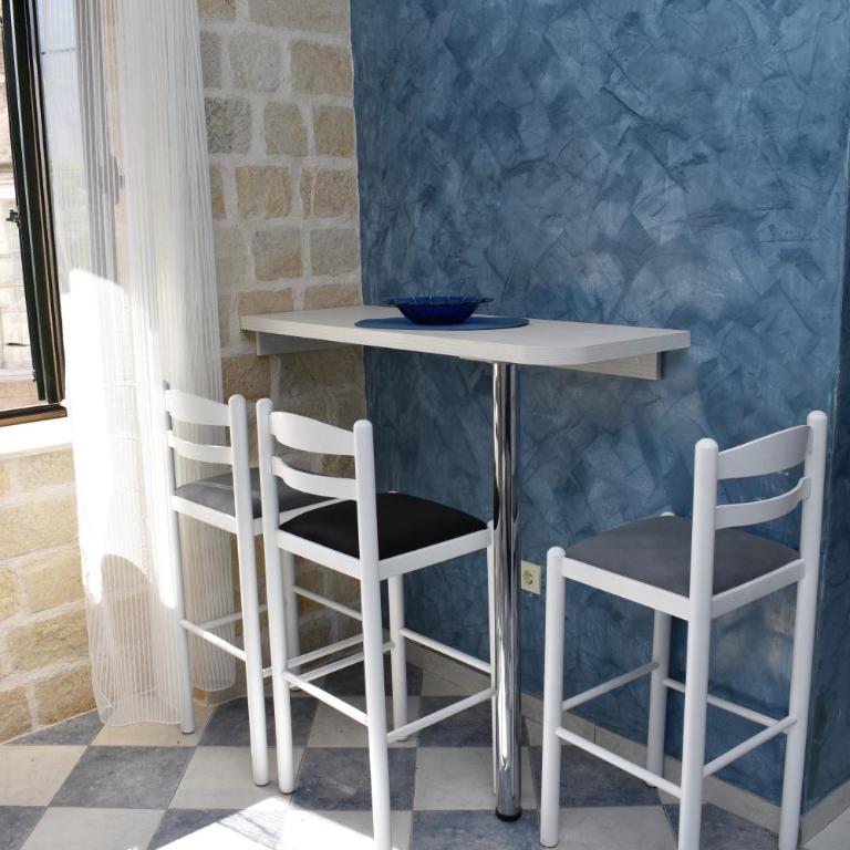 Lanterna Apartments - One-Bedroom Apartment - 27