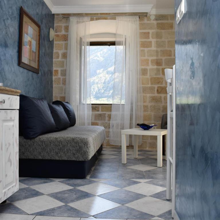 Lanterna Apartments - One-Bedroom Apartment - 30