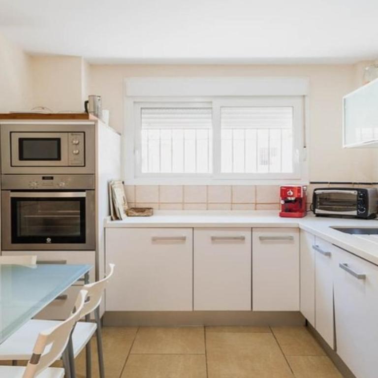 CASA 4 HABITACIONES CON JARDIN 10 Pax - Casa - 39