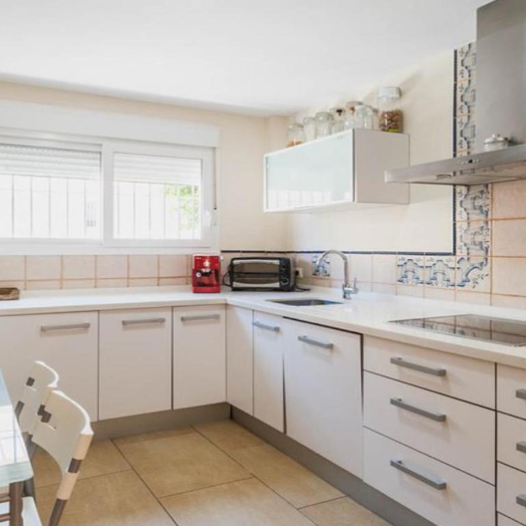 CASA 4 HABITACIONES CON JARDIN 10 Pax - Casa - 38