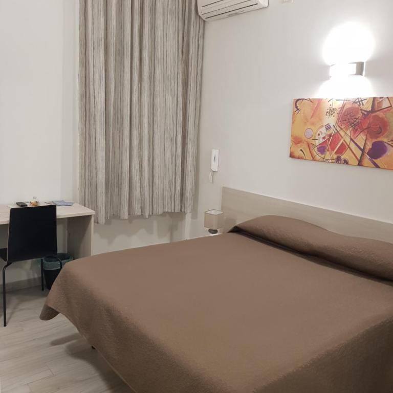 B&b ONE - Budget Twin Room with Private External Bathroom - 2
