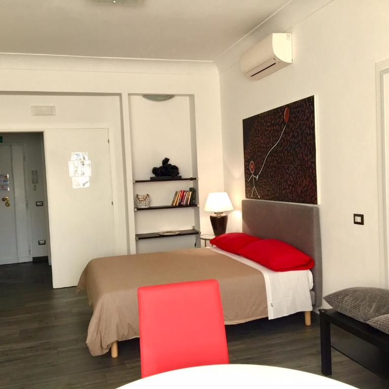Your House By Ale - Camera Tripla con Bagno Privato Esterno - 24