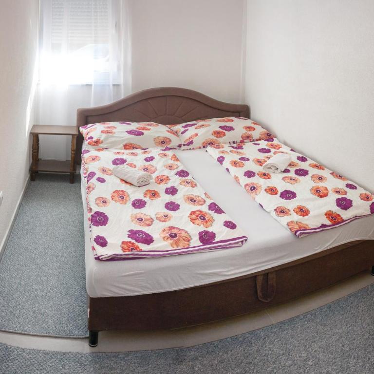 Apartment Resaa - Two-Bedroom Apartment - 6