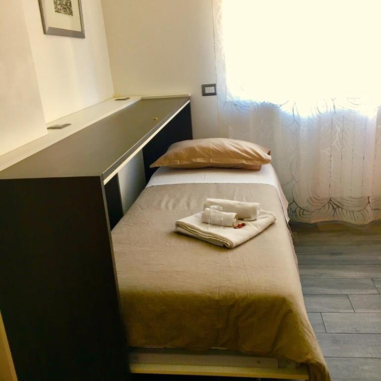 Your House By Ale - Camera Tripla con Bagno Privato Esterno - 22