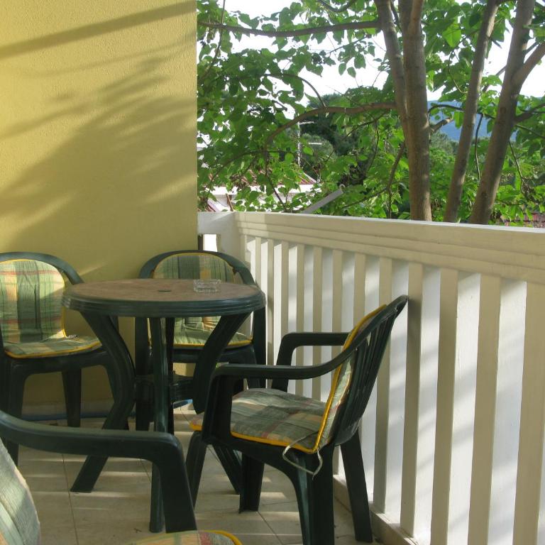 Huter Apartments - One-Bedroom Apartment with Balcony - 4