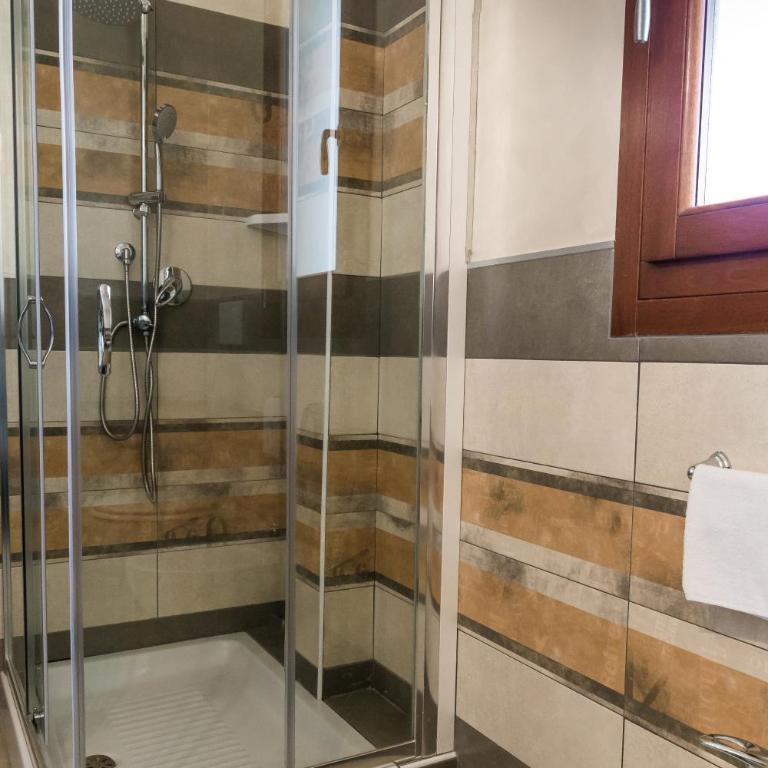 La Piazzetta Guest House - Camera Tripla Standard - 1