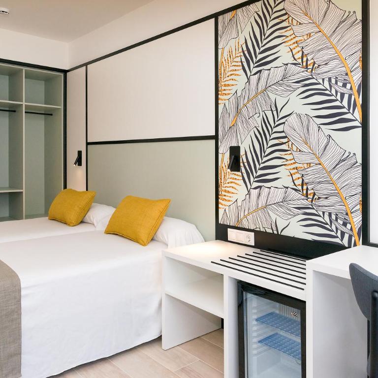 Medplaya Hotel Calypso - Habitación Doble con terraza (2 adultos + 1 niño) - 2