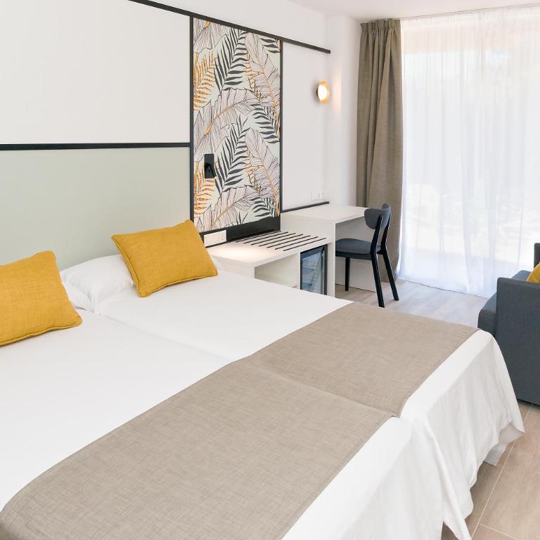 Medplaya Hotel Calypso - Habitación Doble con terraza (2 adultos + 1 niño) - 4
