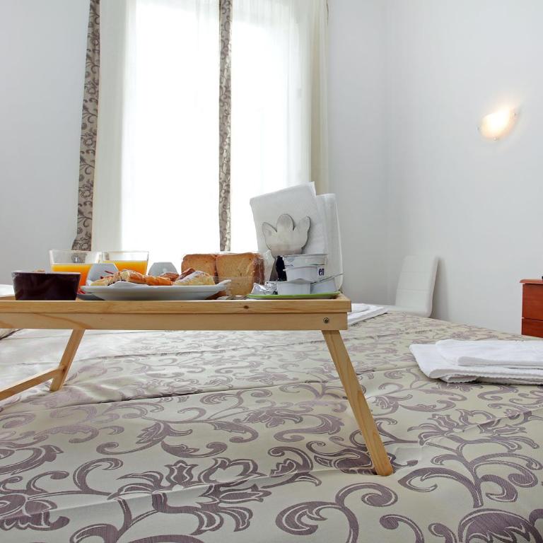 Angels In Rome - Double Room with Shared Bathroom - 10
