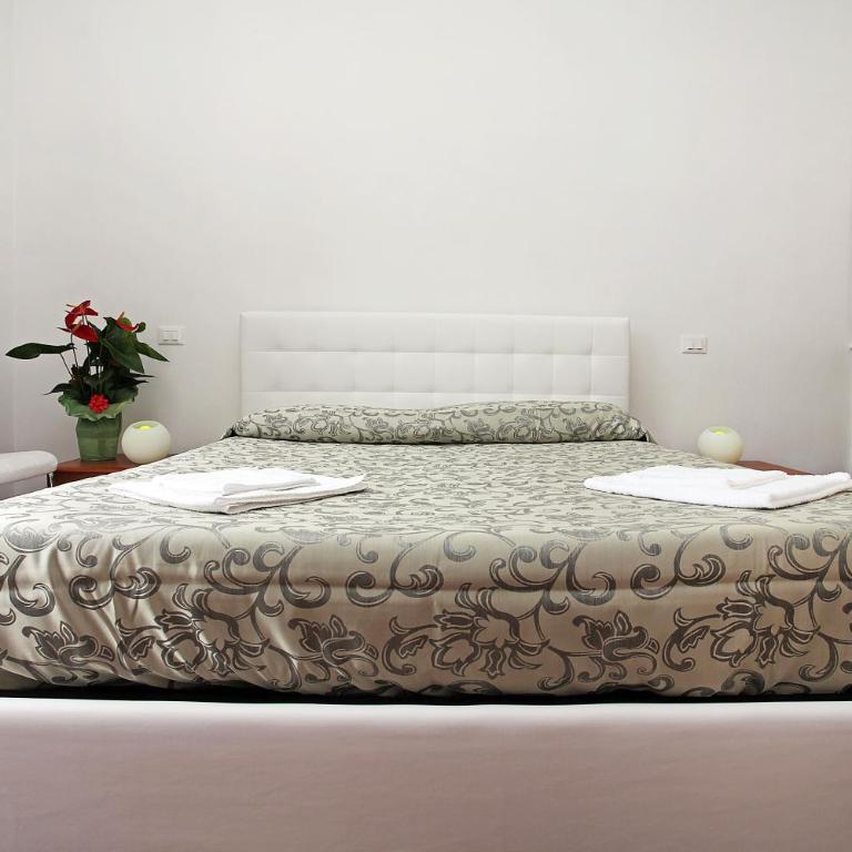 Angels In Rome - Double Room with Shared Bathroom - 11