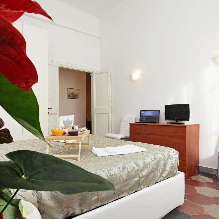 Angels In Rome - Double Room with Shared Bathroom - 13
