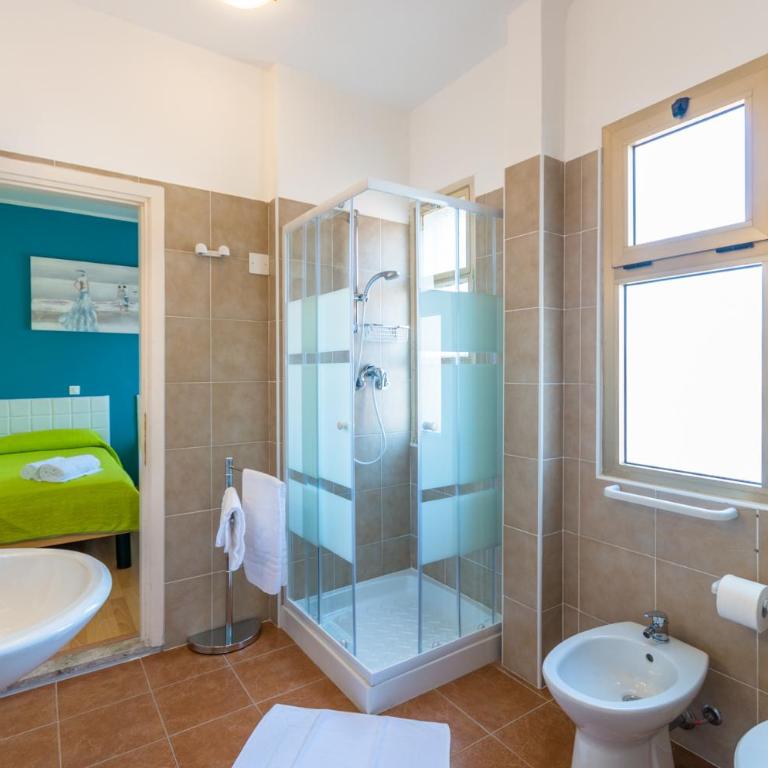 Hotel Romantik & Depandance - Camera Familiare Standard - 2