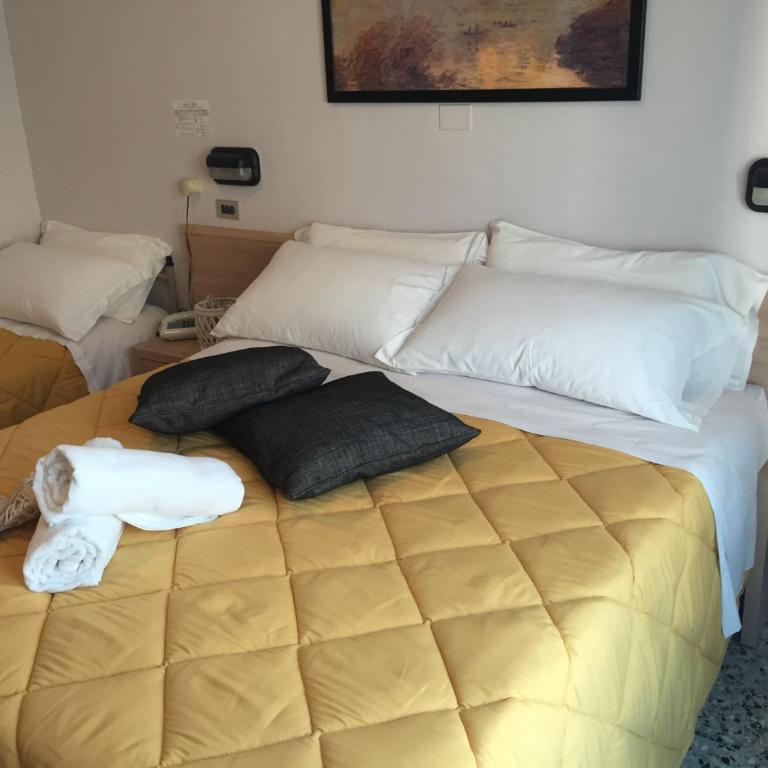 Abc Hotel - Camera Tripla - 4