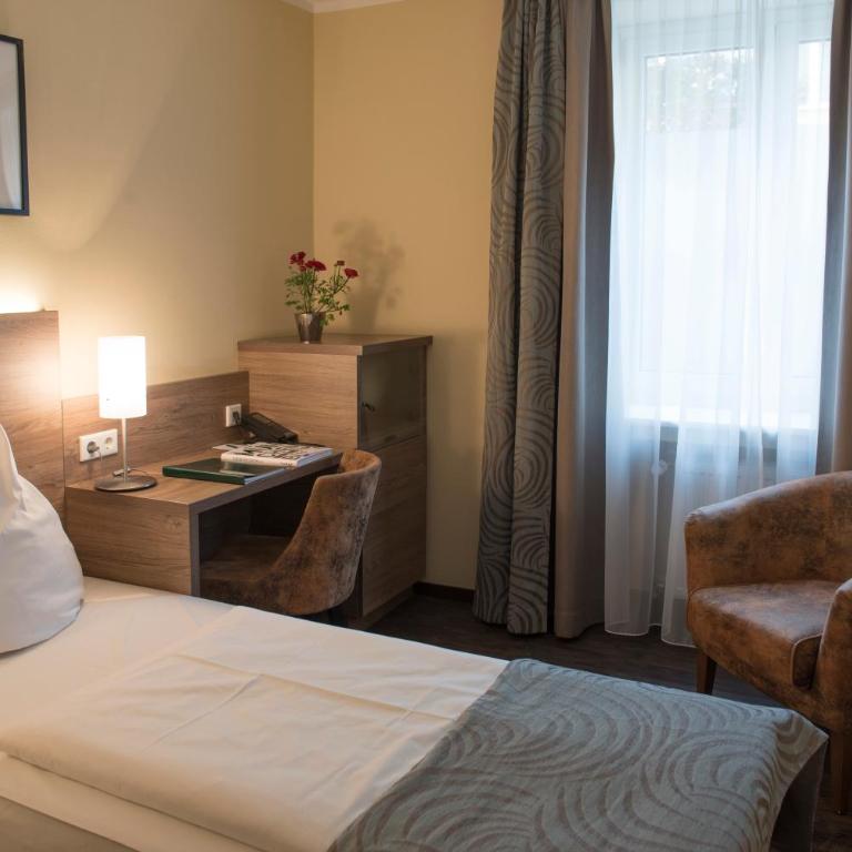 Hotel Schlicker - Standard Einzelzimmer mit Dusche und Klimaanlage - 4