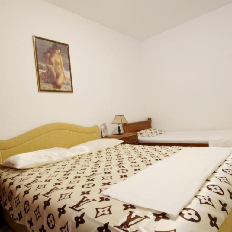 Apartment Glomazic - Two-Bedroom Apartment - 3