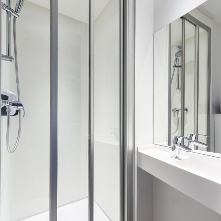 hotelF1 Paris Porte de Châtillon - Chambre Cabrio avec Salle de Bains Privative - 8