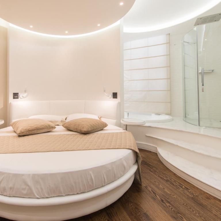 LUX Suites in Roma - Camera Deluxe Matrimoniale con Vasca Idromassaggio - 22