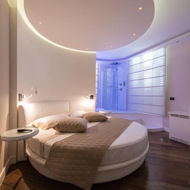 LUX Suites in Roma - Camera Deluxe Matrimoniale con Vasca Idromassaggio - 24