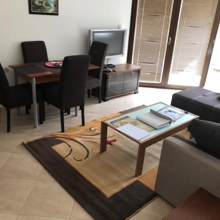 Apartments Ivan - Apartman s 1 Spavaćom Sobom, Popločanim Dvorištem i Pogledom na Vrt - 13