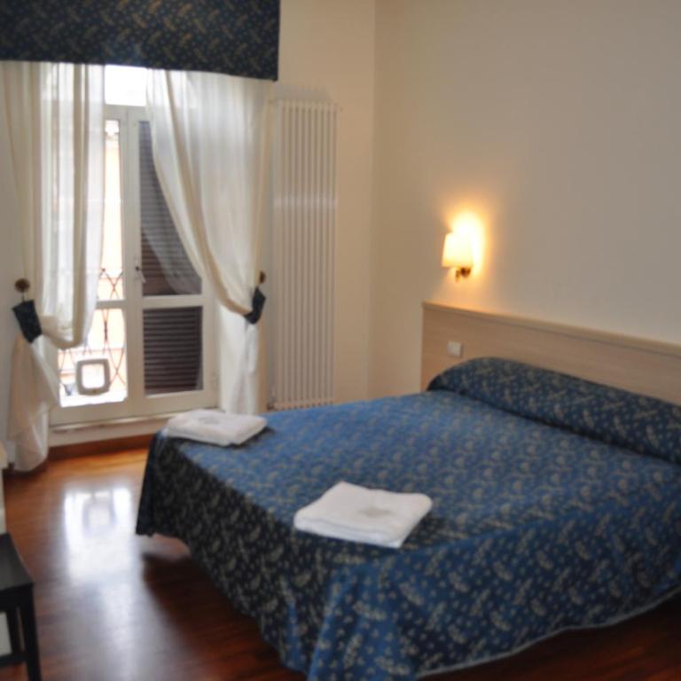 Karina Suite - Camera Matrimoniale con Bagno Privato - 6