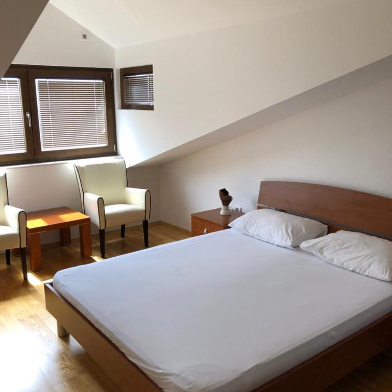 Apartments Ivan - Apartman sa 2 Spavaće Sobe, Terasom i Pogledom na More - 14