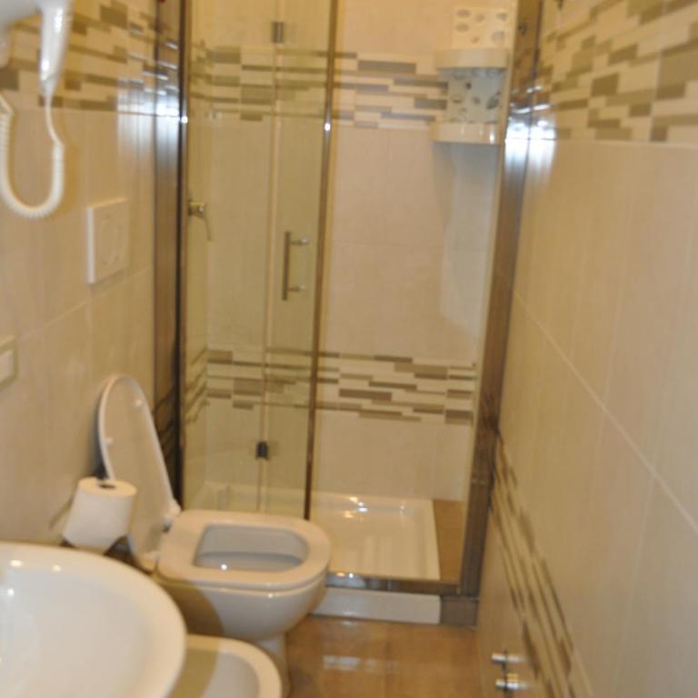 Karina Suite - Camera Singola con Bagno Privato - 3