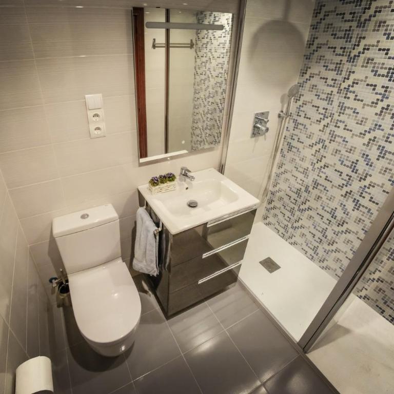 Apartamentos Marina sol de España - Two-Bedroom Apartment with Terrace - Beach Front - 18