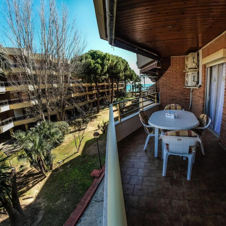 Apartamentos Marina sol de España - Two-Bedroom Apartment with Terrace - Beach Front - 11