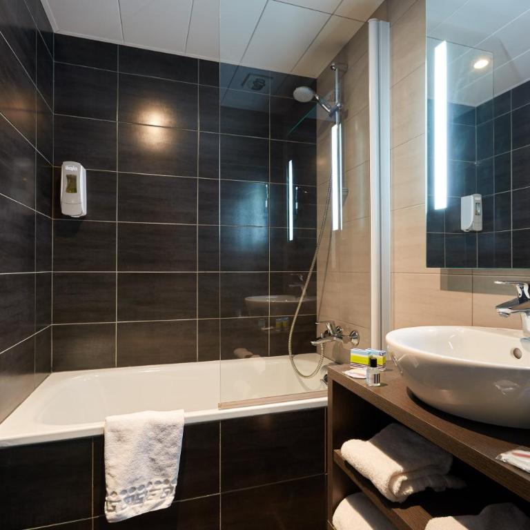 Hôtel Astrid - Chambre Quadruple Classique - 5