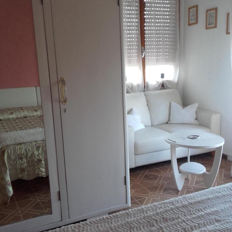 Casa Palmira - Appartamento con 2 Camere da Letto, Terrazza e Vista Lago - 30