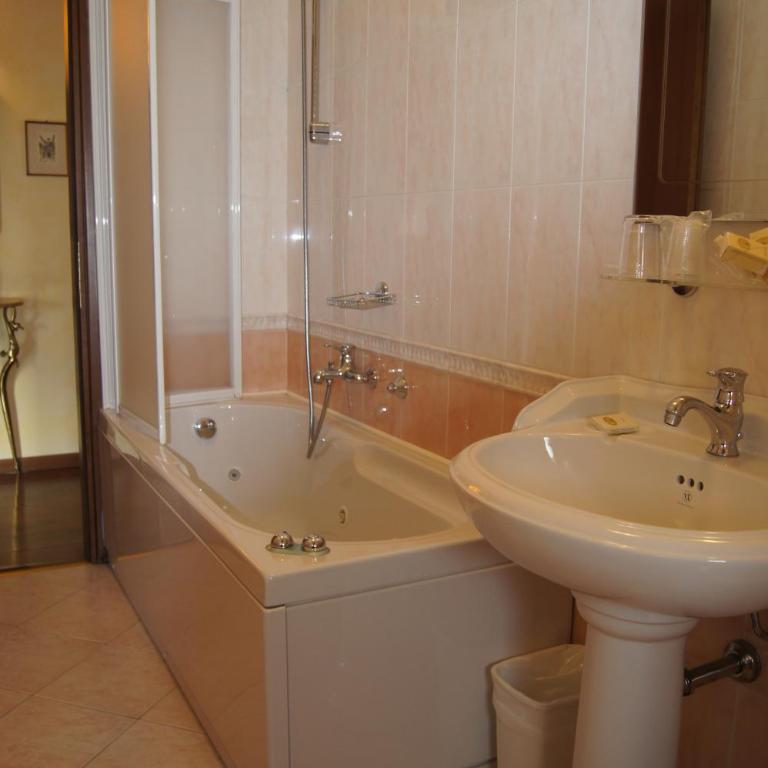 Hotel Lugana Parco Al Lago - Camera Familiare - 4