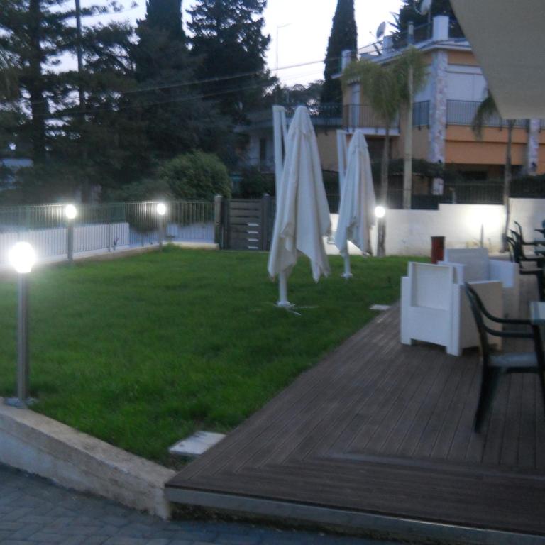 Summer Beach Rooms - Camera Matrimoniale Deluxe con Balcone e Vista Mare - 7