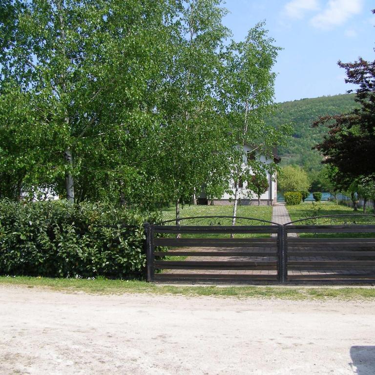 Hideaway - Vacation Home - 6