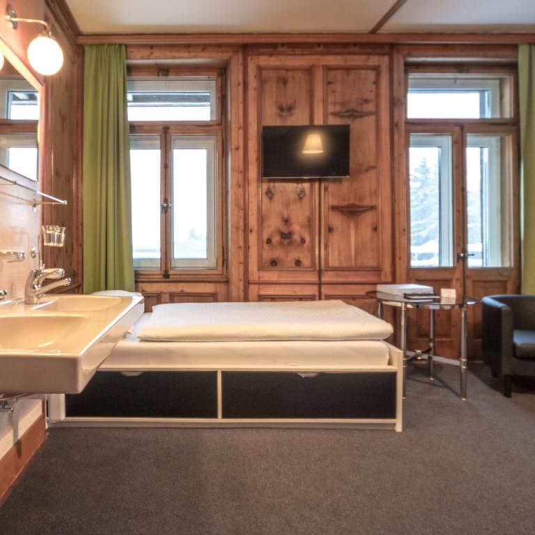 Hotel Montana by Mountain Hotels - Dreibettzimmer mit Dusche - 2
