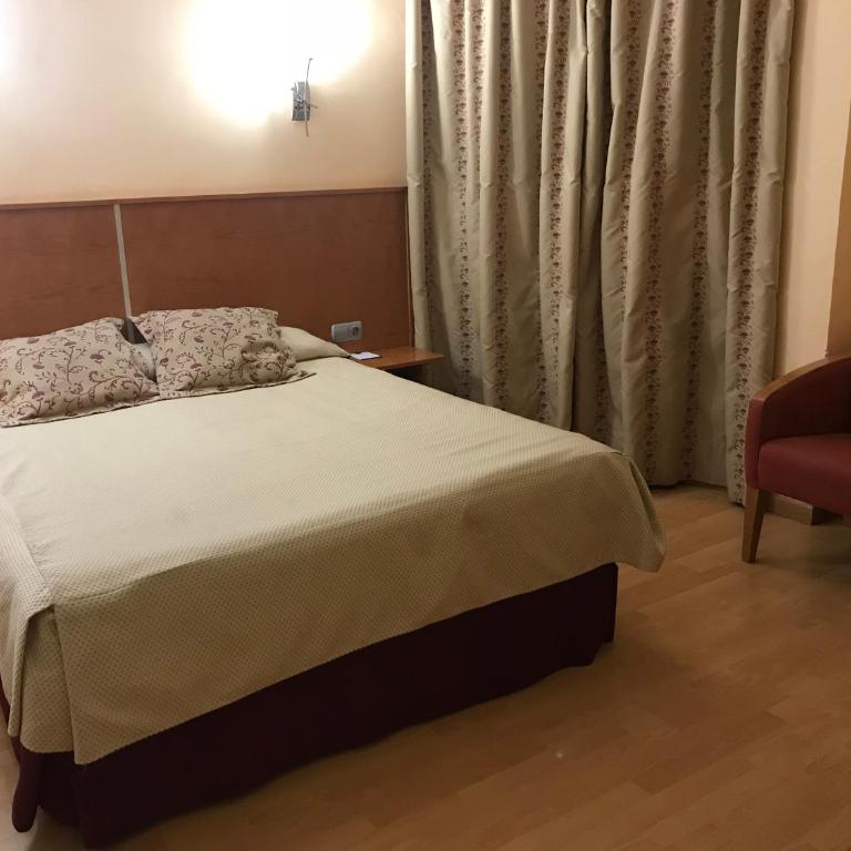 Hotel Alfonso VIII De Cuenca - Hab. Triple (2 adultos + 1 niño menor de 12 años) - 7