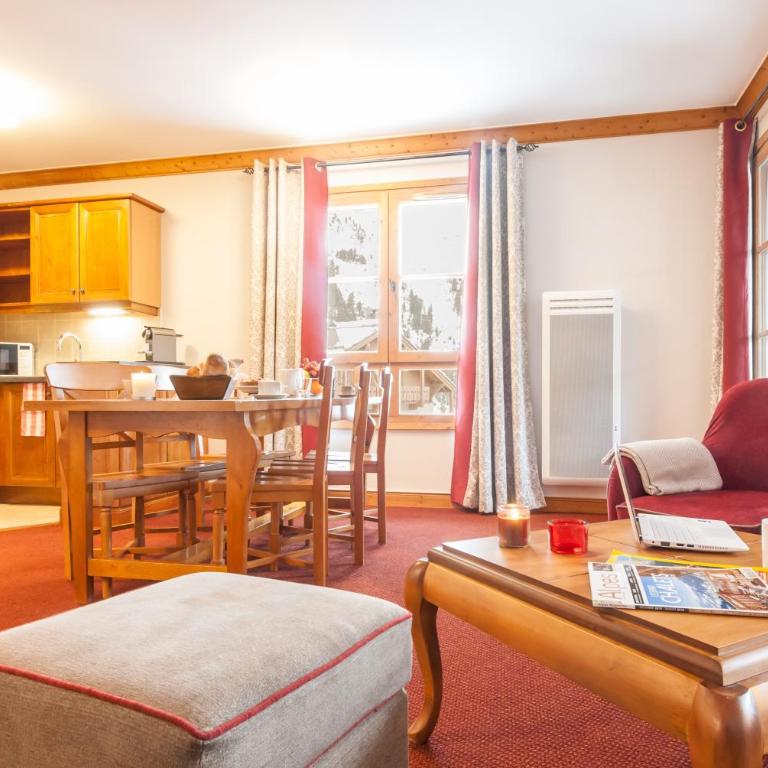 Résidence Pierre & Vacances Premium Arc 1950 Le Village - Appartement Supérieur 2 Chambres - Accès à la Piscine Intérieure (6 Personnes) - 1