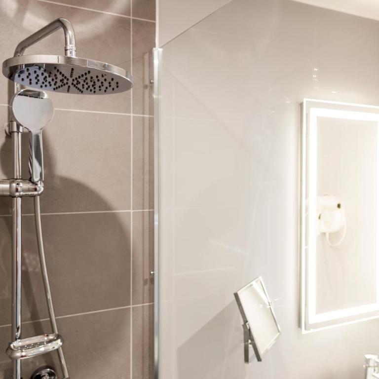 Novotel Strasbourg Centre Halles - Camera Executive con 1 Letto Queen-Size e Divano - 11