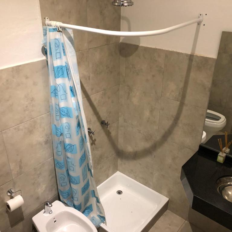 Hospedaje Esmeralda - Habitación Cuádruple con baño privado - 14