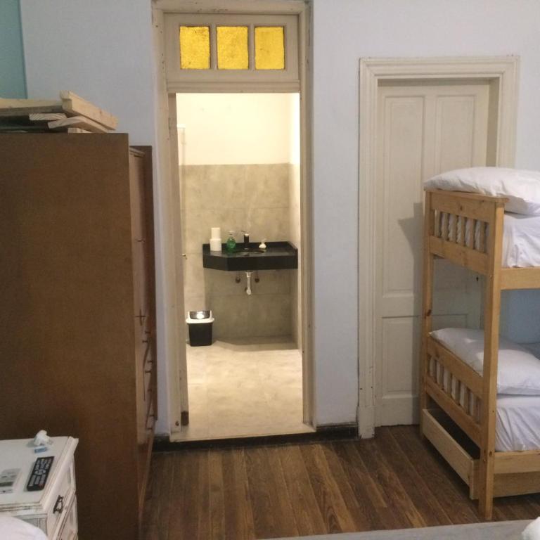 Hospedaje Esmeralda - Habitación Cuádruple con baño privado - 4