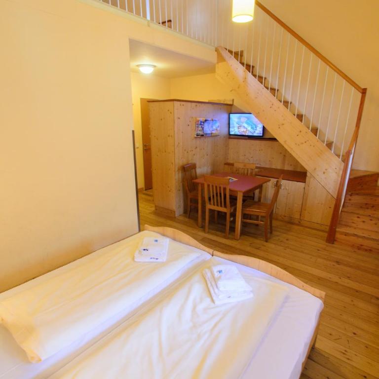 JUFA Hotel Donnersbachwald - Comfort Vierbettzimmer - 4