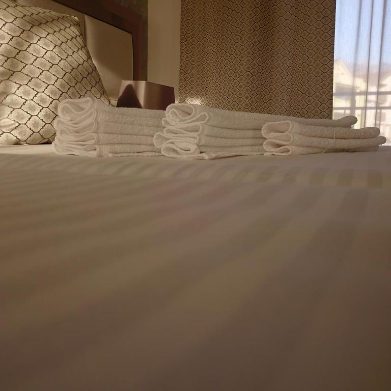 Villa Royal Apartments - Deluxe Suite with Balcony - 11